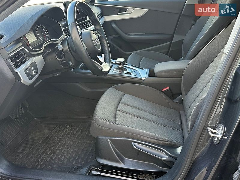 Седан Audi A4 2021 в Києві