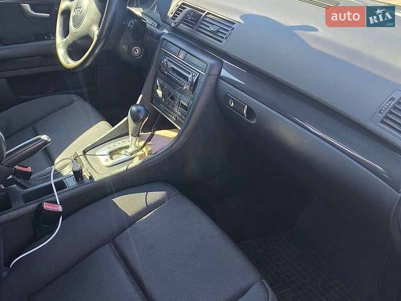 Седан Audi A4 2002 в Гайсине