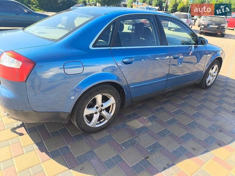Седан Audi A4 2002 в Гайсине