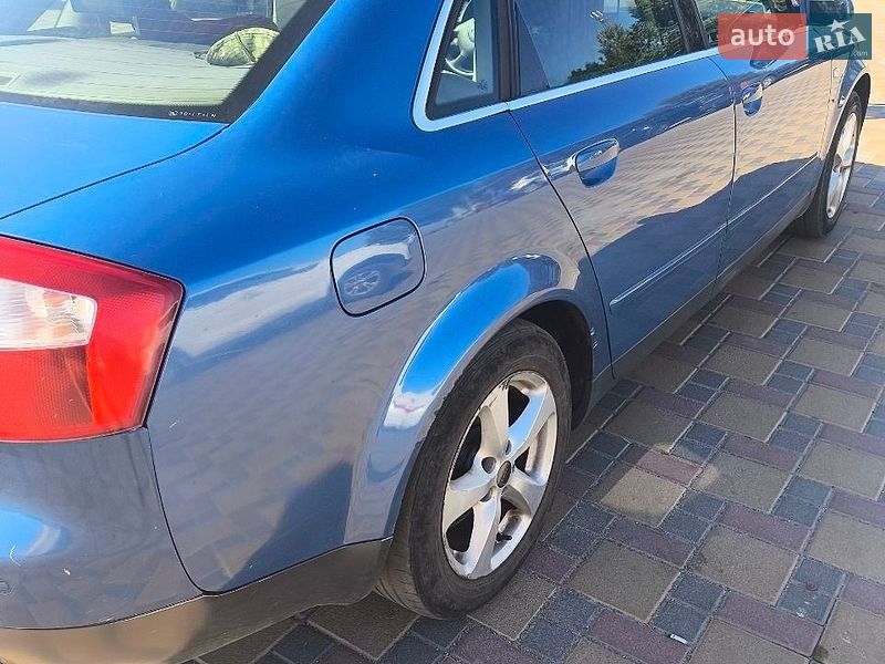 Седан Audi A4 2002 в Гайсине