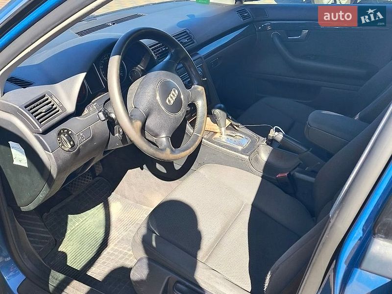 Седан Audi A4 2002 в Гайсине