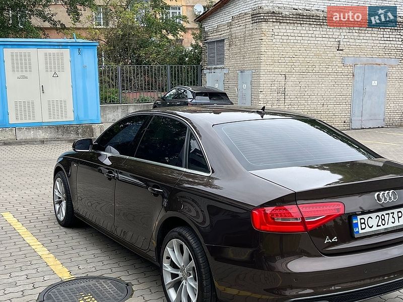 Седан Audi A4 2013 в Львові