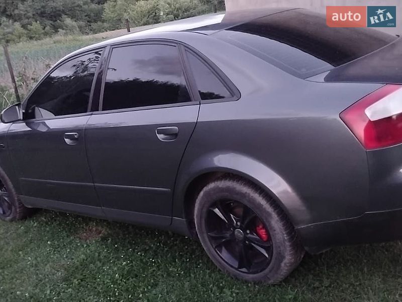 Седан Audi A4 2001 в Глыбокой