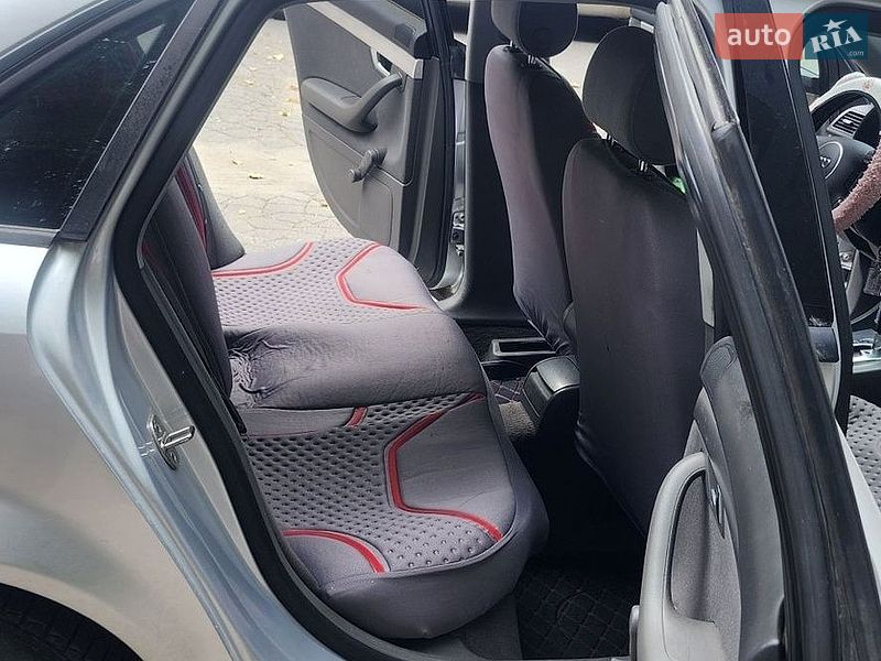 Седан Audi A4 2002 в Хмельницькому