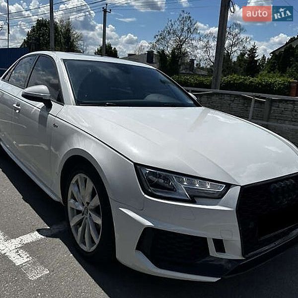 Седан Audi A4 2018 в Киеве