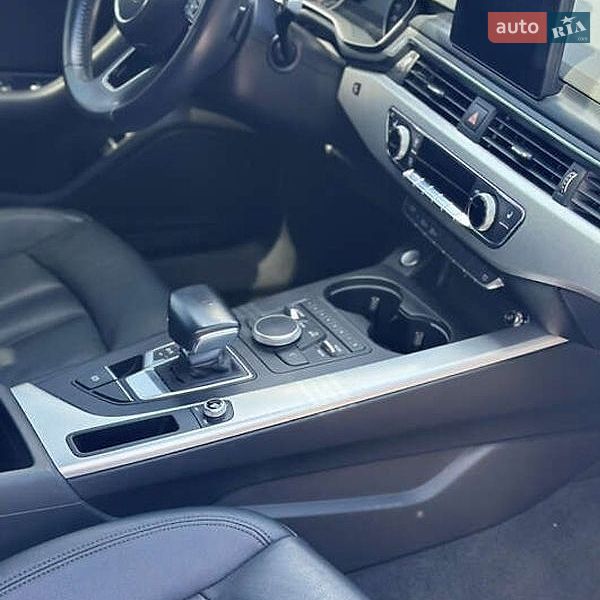 Седан Audi A4 2018 в Києві