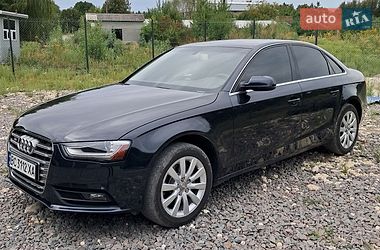 Седан Audi A4 2012 в Львове