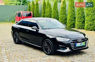 Седан Audi A4 2022 в Мукачевому