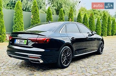 Седан Audi A4 2022 в Мукачевому