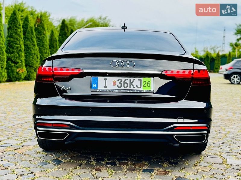 Седан Audi A4 2022 в Мукачевому