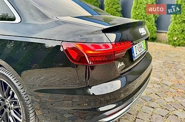 Седан Audi A4 2022 в Мукачевому