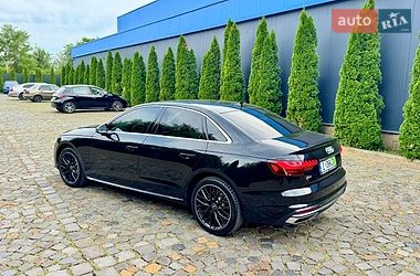 Седан Audi A4 2022 в Мукачевому