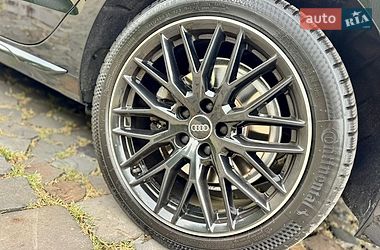 Седан Audi A4 2022 в Мукачевому