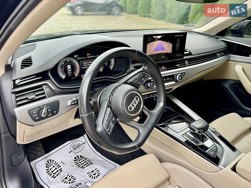Седан Audi A4 2022 в Мукачевому