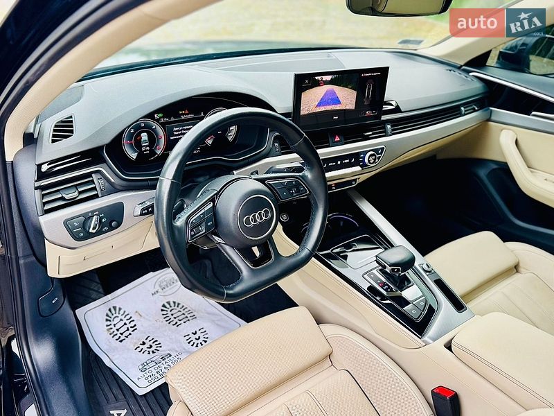 Седан Audi A4 2022 в Мукачевому