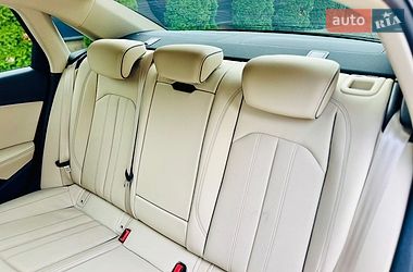 Седан Audi A4 2022 в Мукачевому