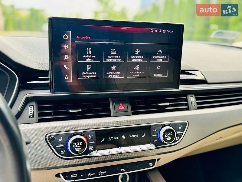 Седан Audi A4 2022 в Мукачевому