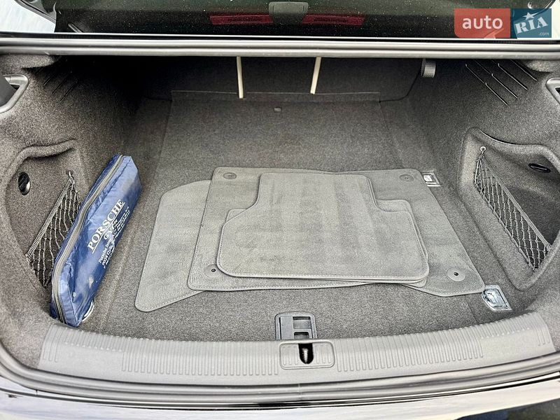 Седан Audi A4 2022 в Мукачевому