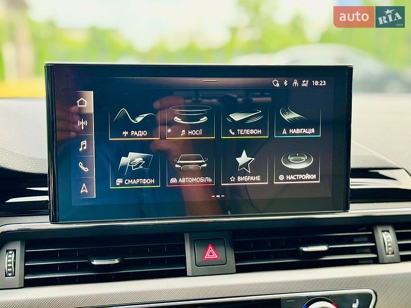 Седан Audi A4 2022 в Мукачевому