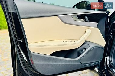 Седан Audi A4 2022 в Мукачевому