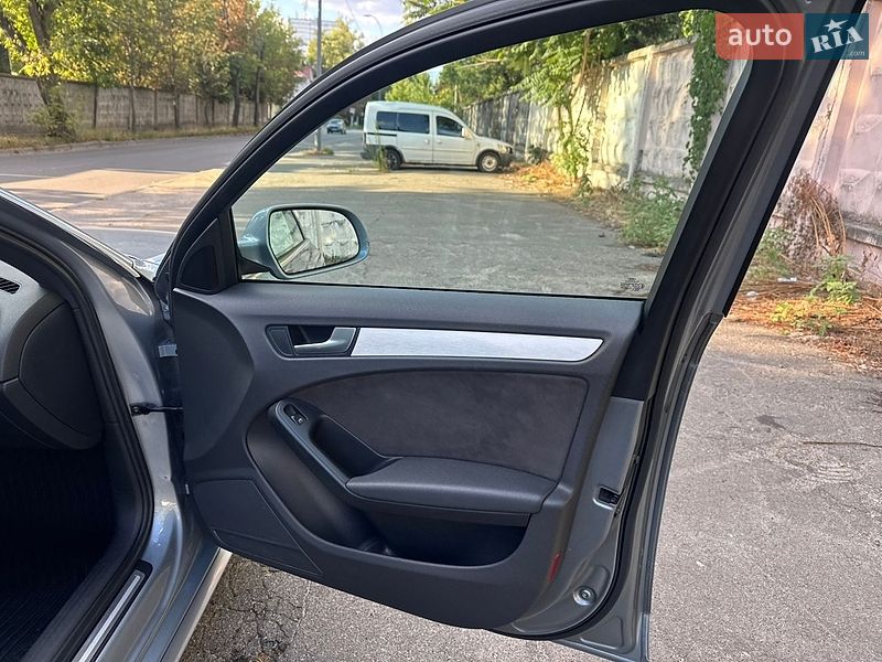 Седан Audi A4 2011 в Києві