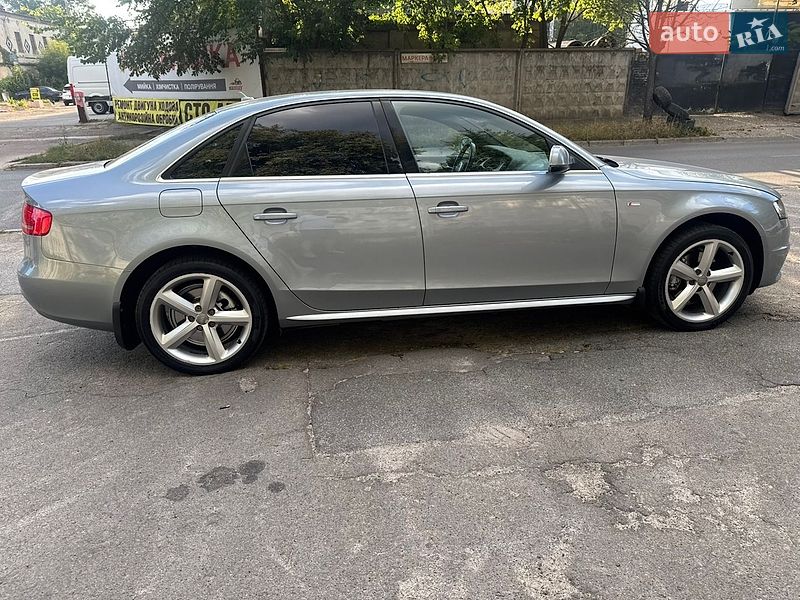 Седан Audi A4 2011 в Києві
