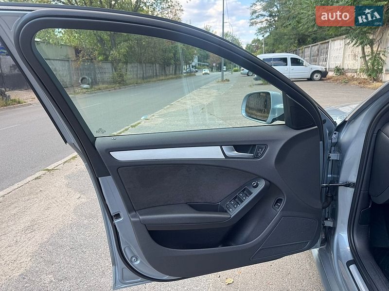 Седан Audi A4 2011 в Києві