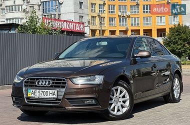 Седан Audi A4 2012 в Днепре