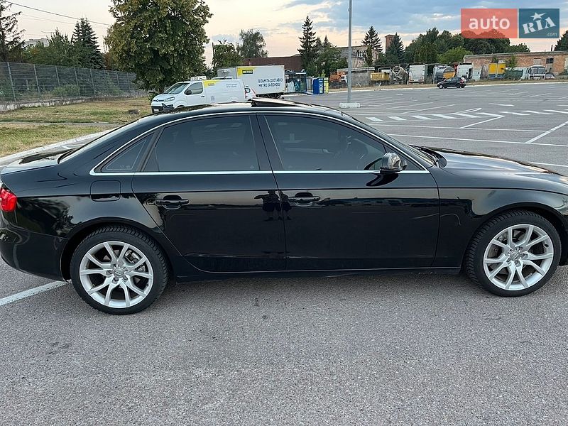 Седан Audi A4 2012 в Житомире