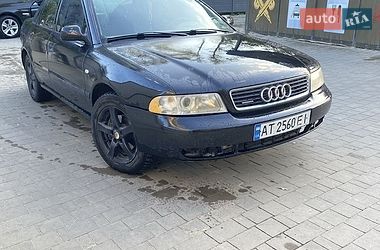Седан Audi A4 2001 в Верховине
