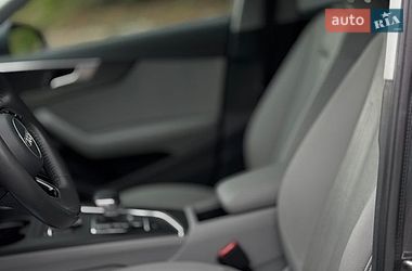 Седан Audi A4 2018 в Бурштині
