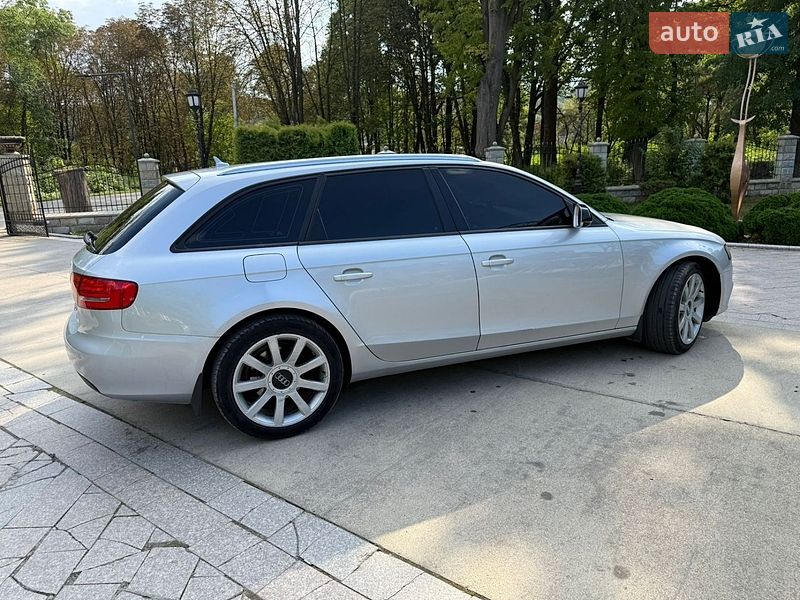 Універсал Audi A4 2010 в Жовкві