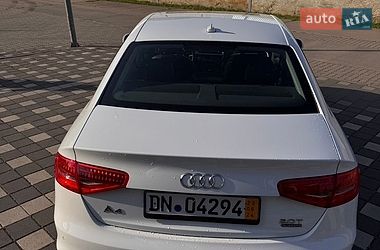 Седан Audi A4 2015 в Стрию