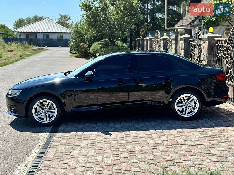 Седан Audi A4 2017 в Киеве