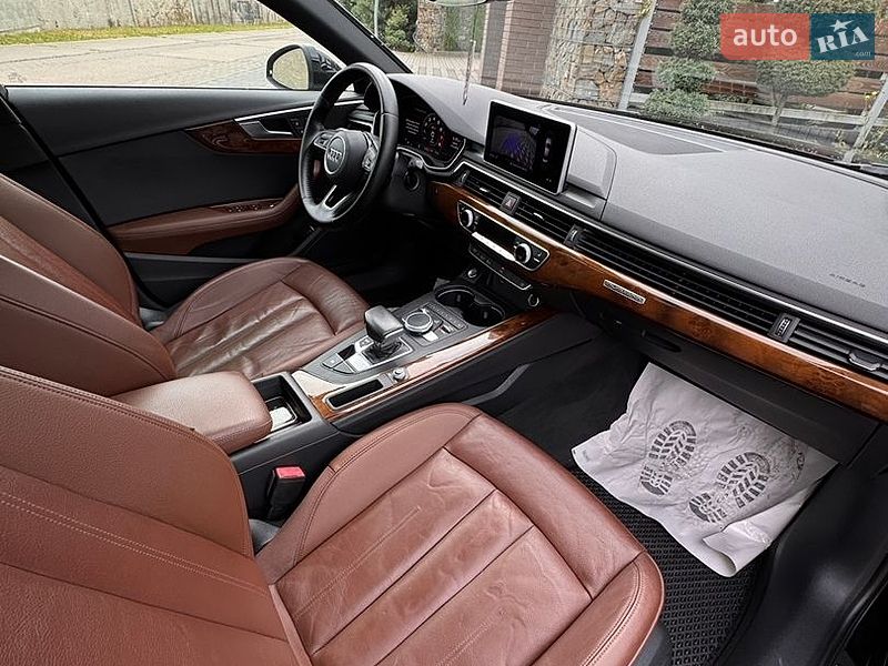 Седан Audi A4 2019 в Стрые