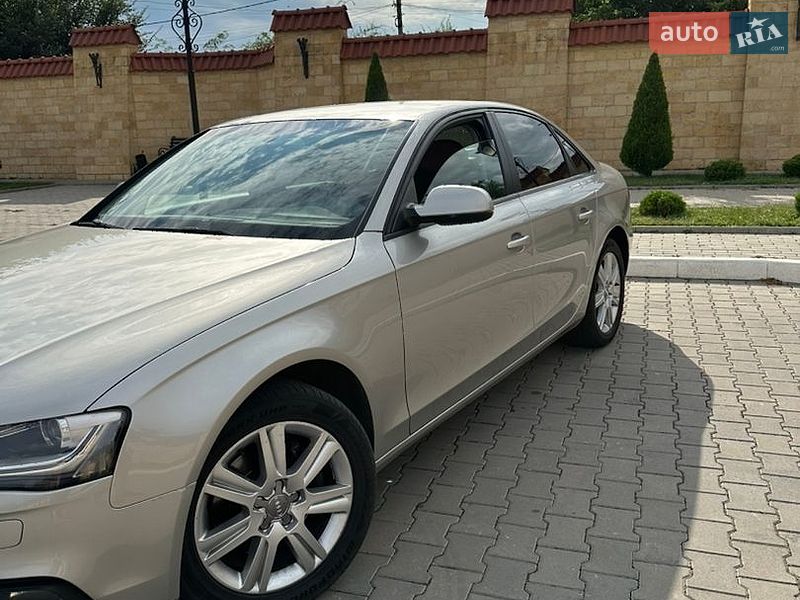 Седан Audi A4 2012 в Ізмаїлі