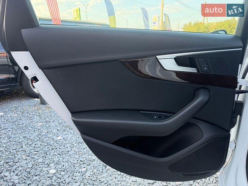 Седан Audi A4 2019 в Стрые