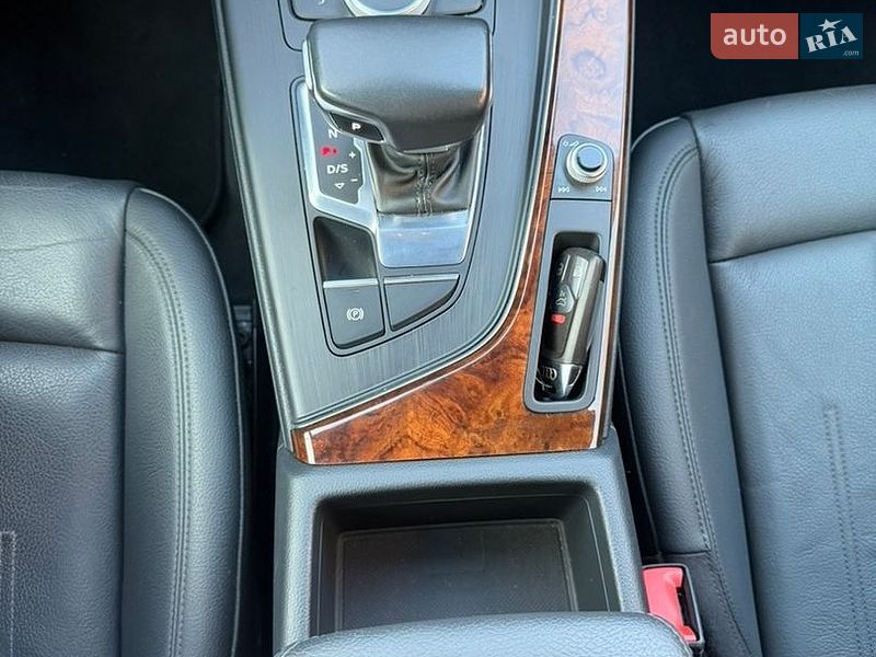 Седан Audi A4 2019 в Стрые