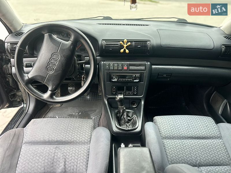 Седан Audi A4 1996 в Хмельницком