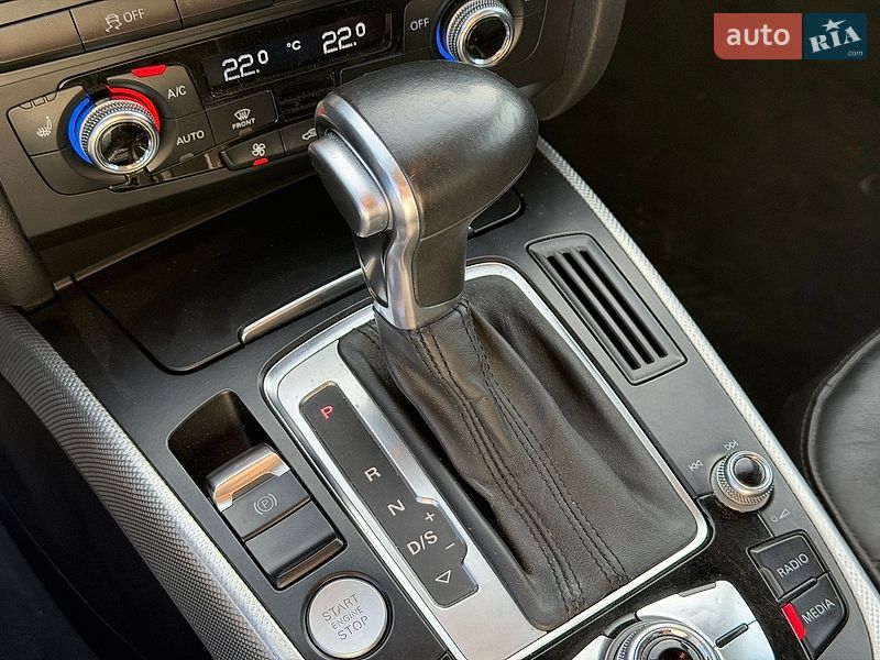 Седан Audi A4 2015 в Львові