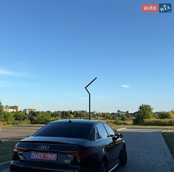Седан Audi A4 2018 в Здолбунове