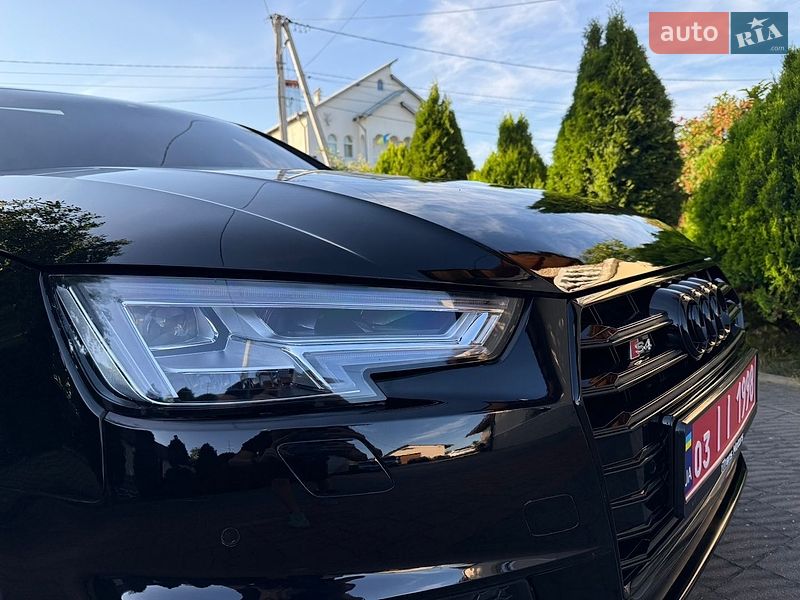 Седан Audi A4 2018 в Стрые
