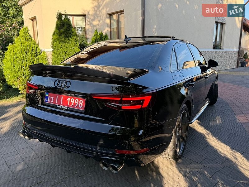 Седан Audi A4 2018 в Стрые