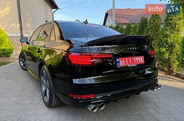 Седан Audi A4 2018 в Стрые