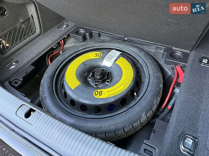 Седан Audi A4 2018 в Стрию
