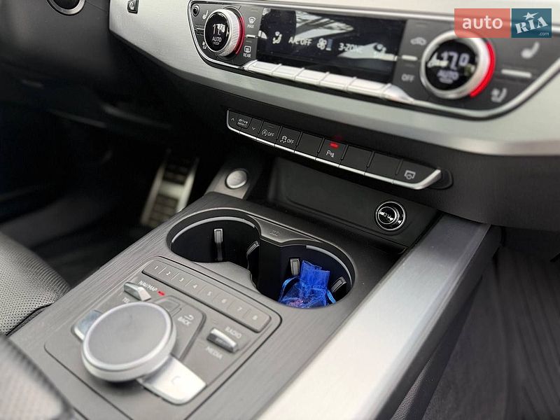 Седан Audi A4 2016 в Львові