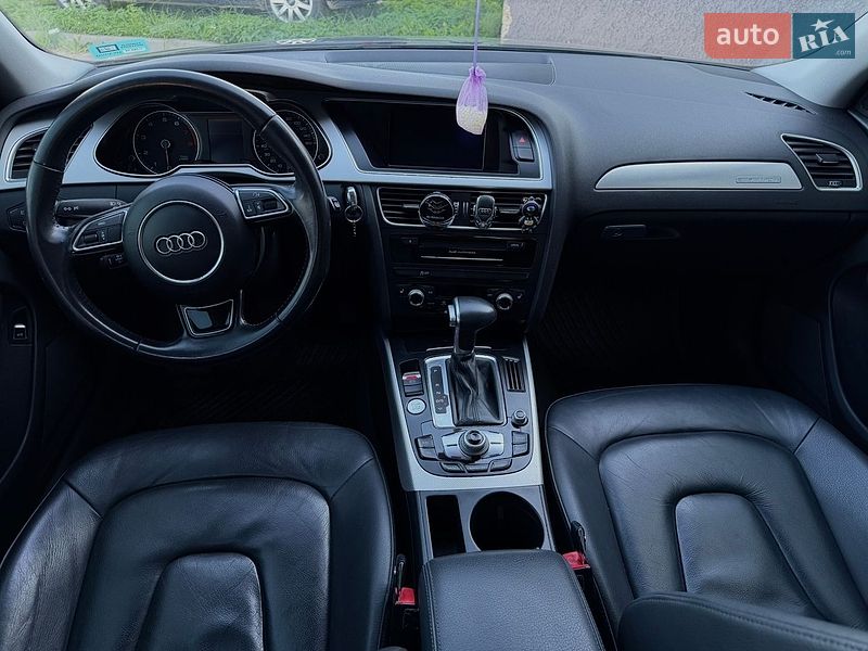 Седан Audi A4 2015 в Самборе