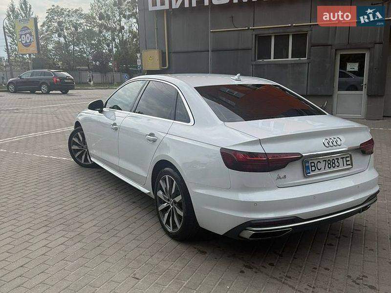 Седан Audi A4 2020 в Львові