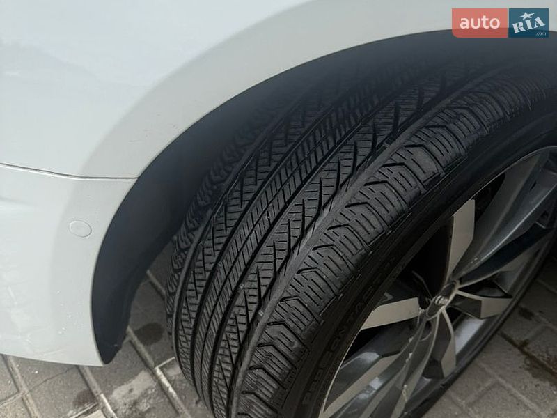 Седан Audi A4 2020 в Львові