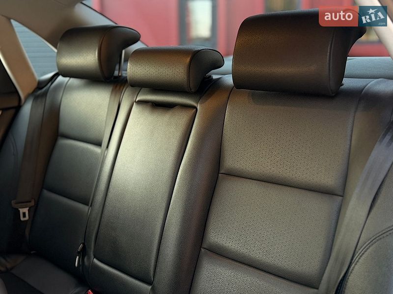 Седан Audi A4 2005 в Львове